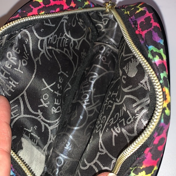 Betsy Johnson Leopard Rainbow Print Makeup Accessories Bag - Picture 5 of 8